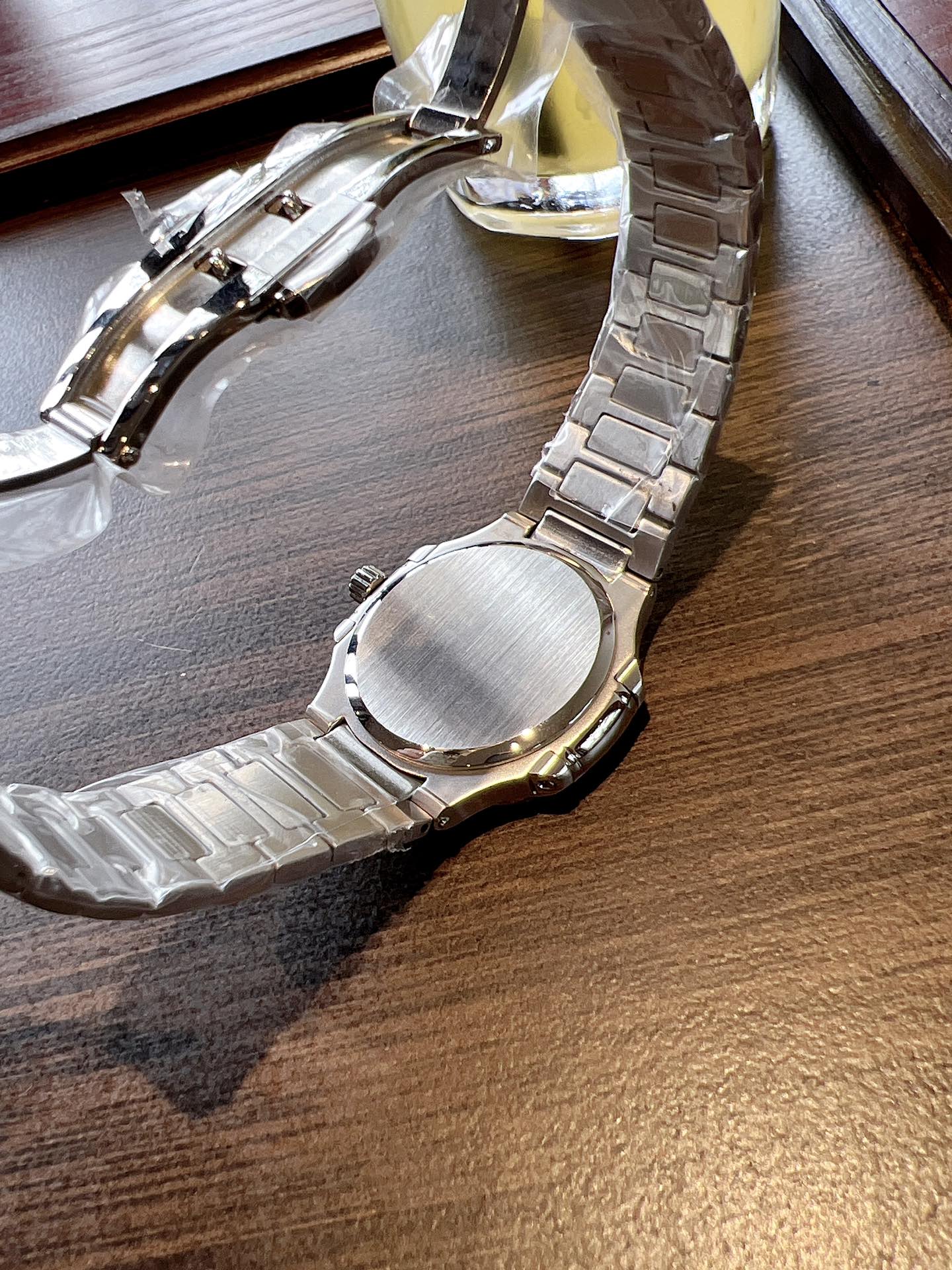 パテックフィリップ時計 PATEK PHILIPPE 2024新作 7118シリーズ クォーツ時計
