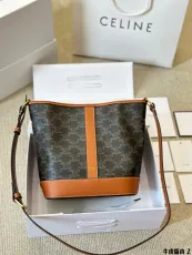 セリーヌバッグ CELINE 2024新作 TRIOMPHE バケットバッグ