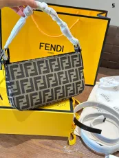 フェンディバッグ FENDI 2024新作 脇の下の麻雀バッグ