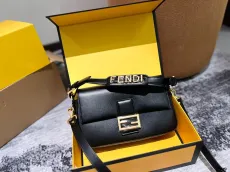 フェンディバッグ FENDI 2024新作 バゲットバッグ