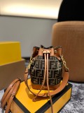フェンディバッグ FENDI 2024新作 刺繍入りバケットバッグ
