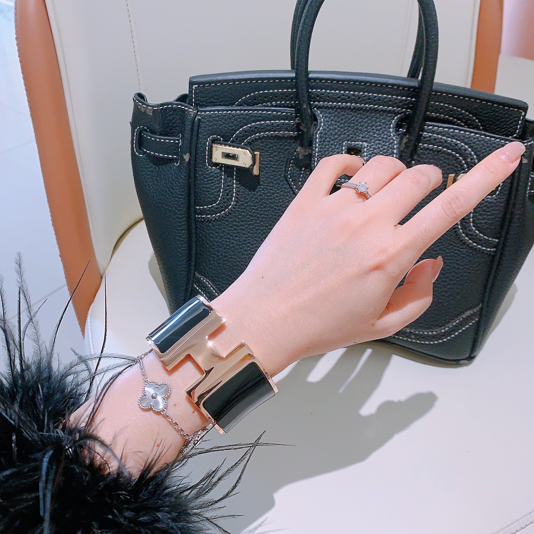 エルメスブレスレット HERMES 2024新作 ブレスレット