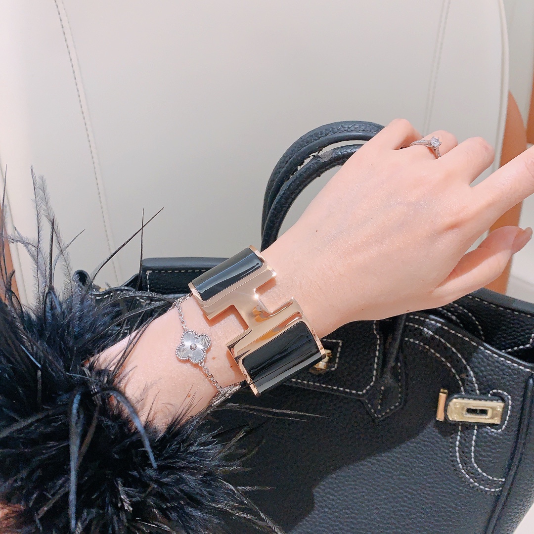 エルメスブレスレット HERMES 2024新作 ブレスレット