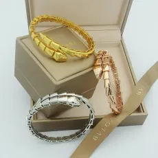 ブルガリブレスレット BVLGARI 2024新作 光沢のあるヘビのブレスレット