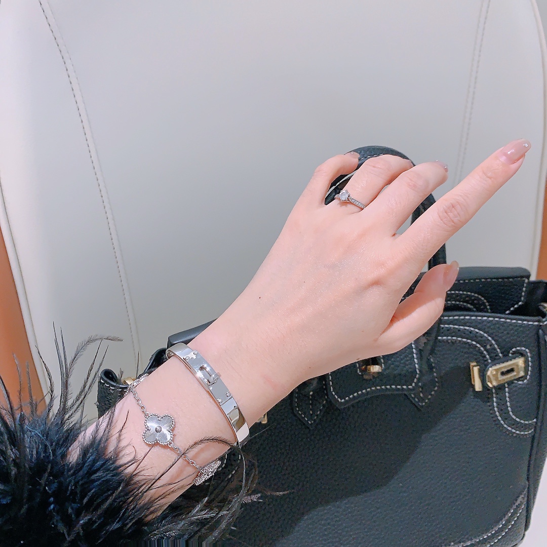 エルメスブレスレット HERMES 2024新作 ブレスレット