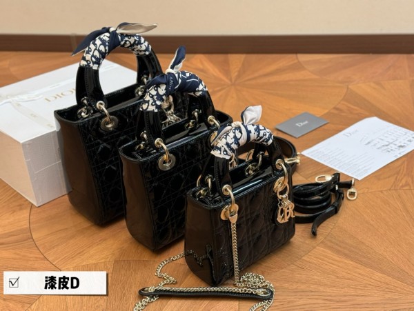 ディオールバッグ DIOR  2024新作 ダイアナ妃のバッグ