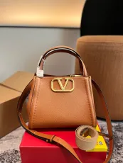 ヴァレンティノバッグ VALENTINO  2024新作 デニムハンドクロスボディバッグ