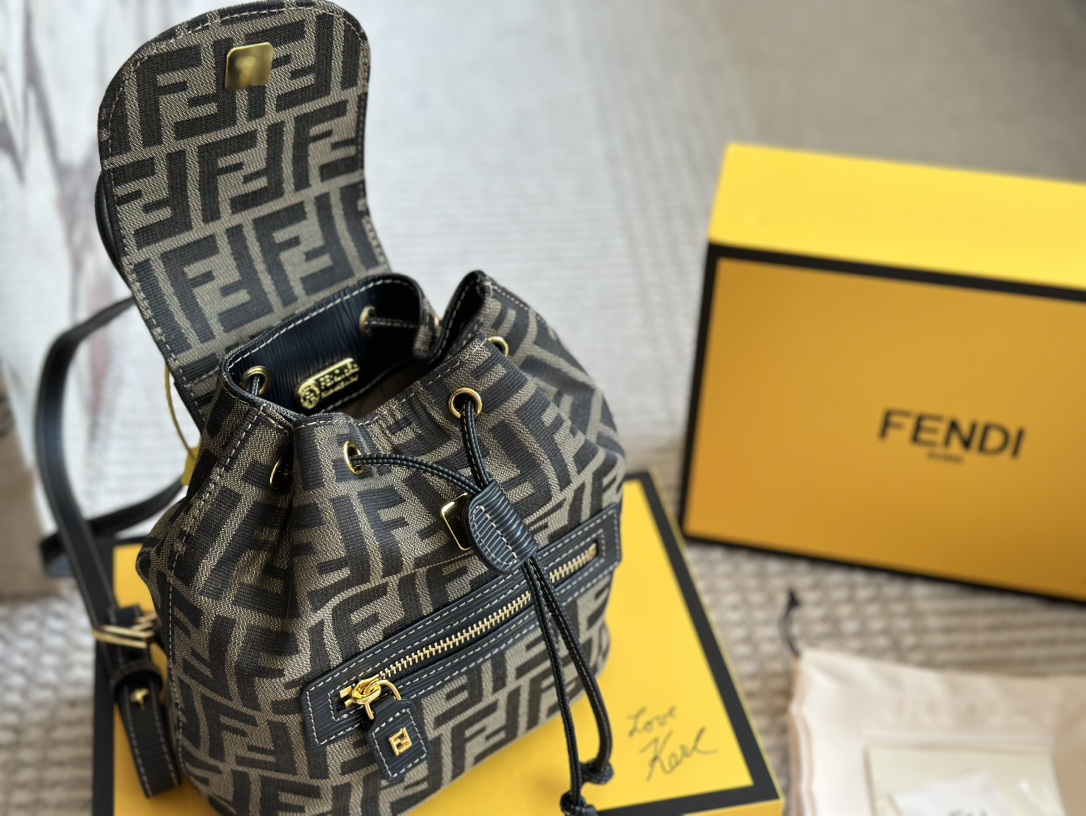 フェンディバッグ FENDI  2024新作 バックパック老眼バッグ