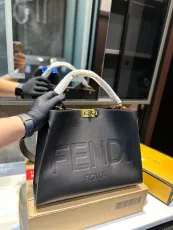フェンディバッグ FENDI  2024新作 いないいないばあ子猫バッグ