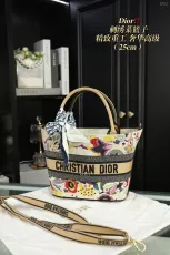 ディオールバッグ DIOR  2024新作 刺繍入り野菜かごバッグ