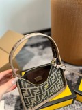 フェンディバッグ FENDI  2024新作 脇の下のバッグ