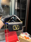 ヴァレンティノバッグ VALENTINO  2024新作 チェーンバッグ