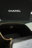 シャネルバッグ CHANEL  2024新作 ラインストーンハンドルボックスバッグ