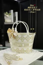 ディオールバッグ DIOR  2024新作 刺繍入り野菜かごバッグ