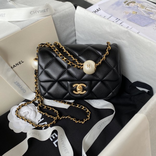 シャネルバッグCHANEL 2024新作 パール風ミニCFバッグ AS4868