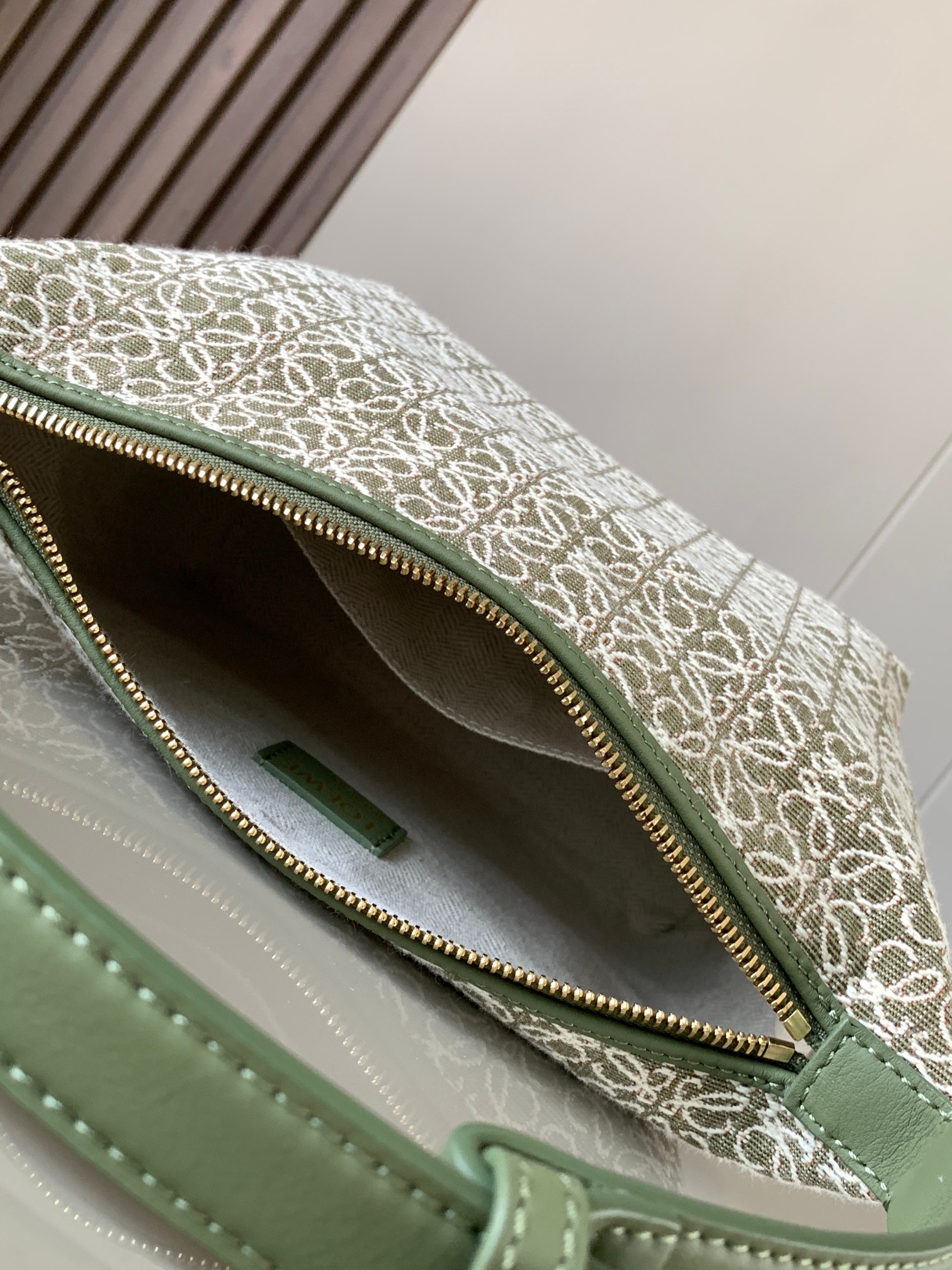 ロエベバッグ LOEWE 2024新作高品質 キュービ ハンドバッグ S
