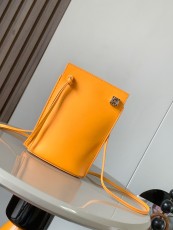 ロエベバッグ LOEWE 2024新作高品質 ダイスポケット牛革ダイス携帯電話バッグ
