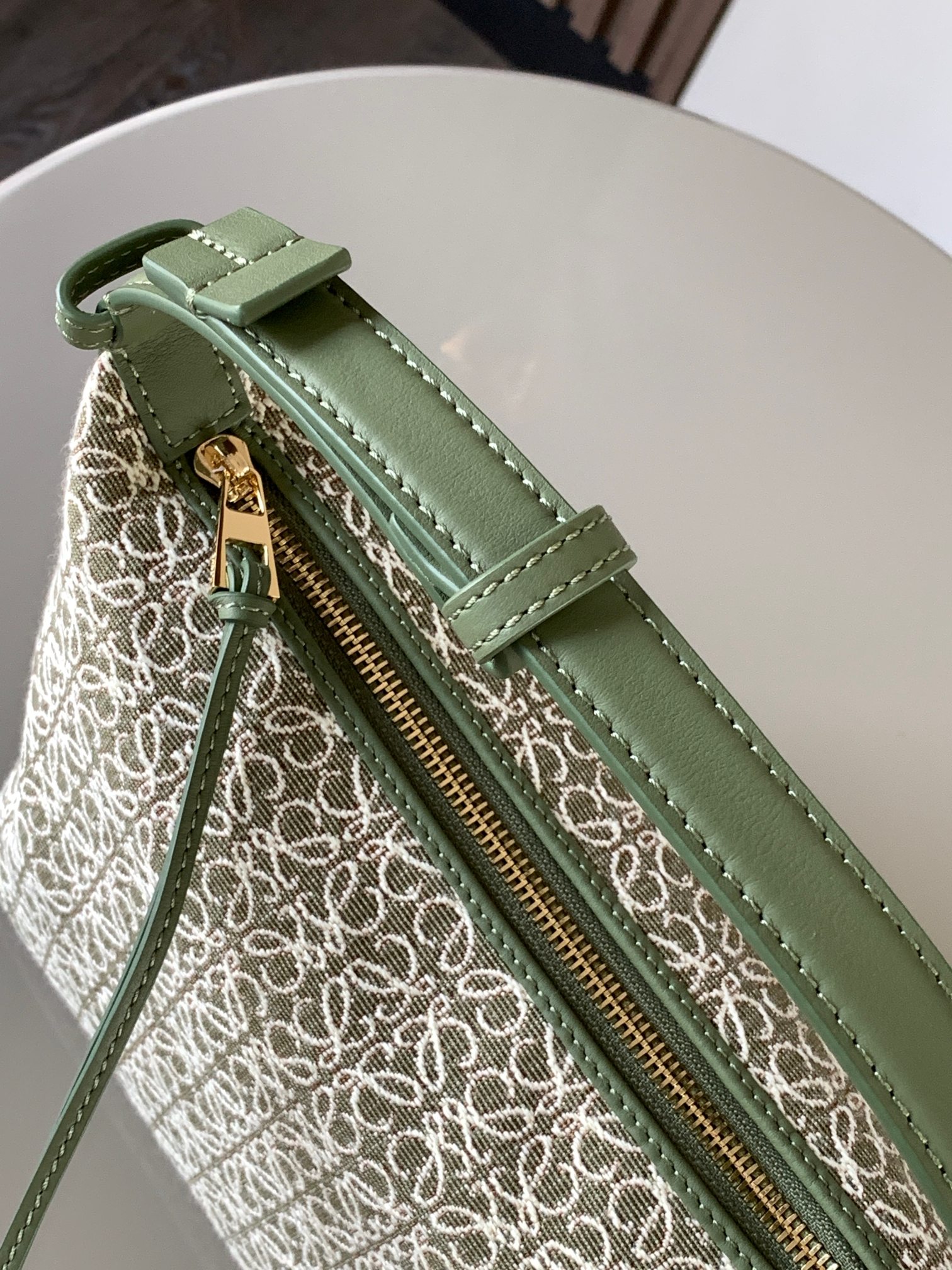 ロエベバッグ LOEWE 2024新作高品質 キュービ ハンドバッグ S