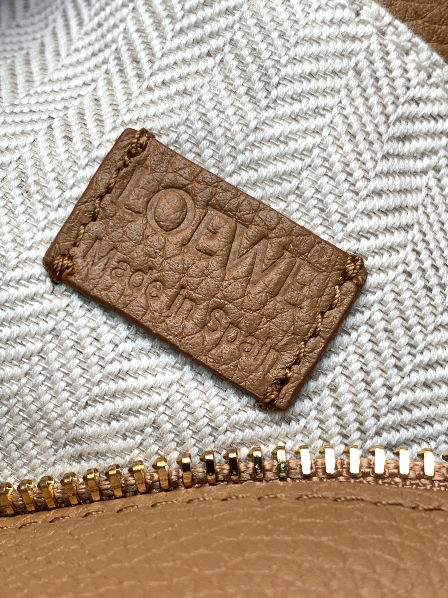 ロエベバッグ LOEWE 2024新作高品質 18CM パズルハンドバッグ