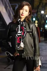 シャネルマフラー CHANEL  2024新作 ダブルC迷路柄スクエアスカーフ