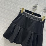 シャネル服 CHANEL 2024新作 黒のスカート