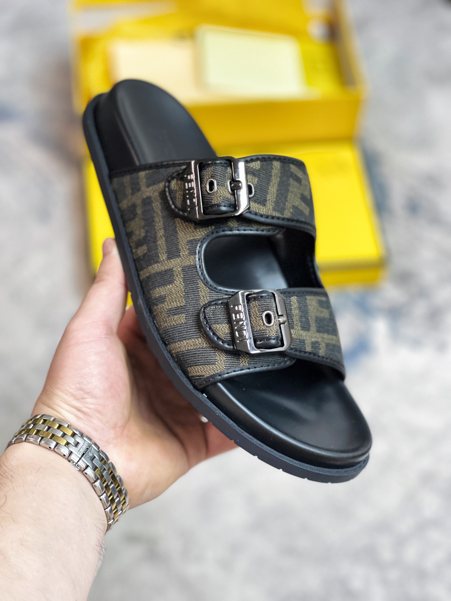 フェンディ靴 FENDI 2024新作 スリッパ