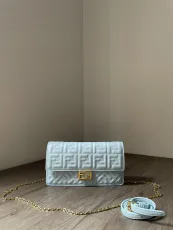 フェンディバッグ FENDI 2024新作 高品質 チェーン脇の下バッグ