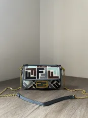 フェンディバッグ FENDI 2024新作 高品質 ミニバゲット