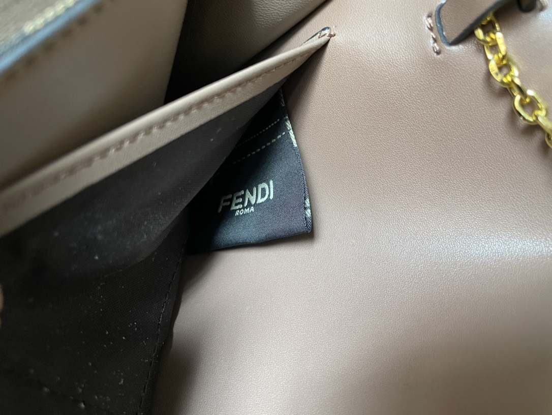 フェンディバッグ FENDI 2024新作 高品質 チェーン脇の下バッグ