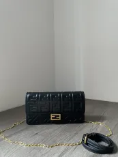フェンディバッグ FENDI 2024新作 高品質 チェーン脇の下バッグ