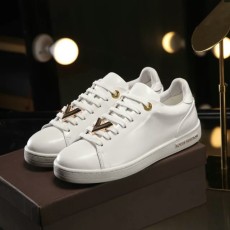 セリーヌ靴 LOUIS VUITTON 2024新作 白い靴