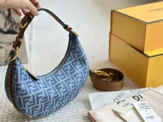 フェンディバッグ FENDI 2024新作 脇の下のバッグ