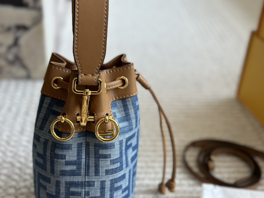 フェンディバッグ FENDI 2024新作 バケツバッグ
