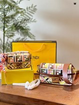 フェンディバッグ FENDI 2024新作 バゲットバッグ