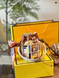 フェンディバッグ FENDI 2024新作 レインボーバケットバッグ