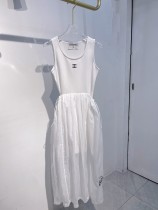 シャネル服CHANEL 2024新作 超痩身ドレス