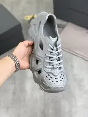 バレンシアガ靴 BALENCIAGA 2024新作 カップルスタイルアウトドアハーフスリップサンダル下駄