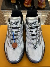 ルイヴィトン靴 LOUIS VUITTON 2024新作 ランナー タティック スニーカー