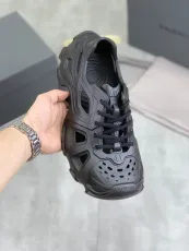 バレンシアガ靴 BALENCIAGA 2024新作 カップルスタイルアウトドアハーフスリップサンダル下駄