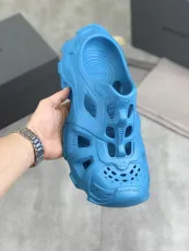 バレンシアガ靴 BALENCIAGA 2024新作 カップルスタイルアウトドアハーフスリップサンダル下駄