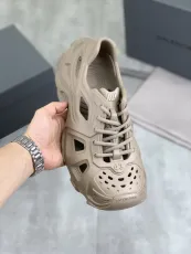 バレンシアガ靴 BALENCIAGA 2024新作 カップルスタイルアウトドアハーフスリップサンダル下駄
