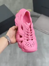 バレンシアガ靴 BALENCIAGA 2024新作 カップルスタイルアウトドアハーフスリップサンダル下駄