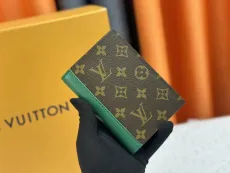 ルイヴィトン財布 LOUIS VUITTON 2024新作 財布 M82867