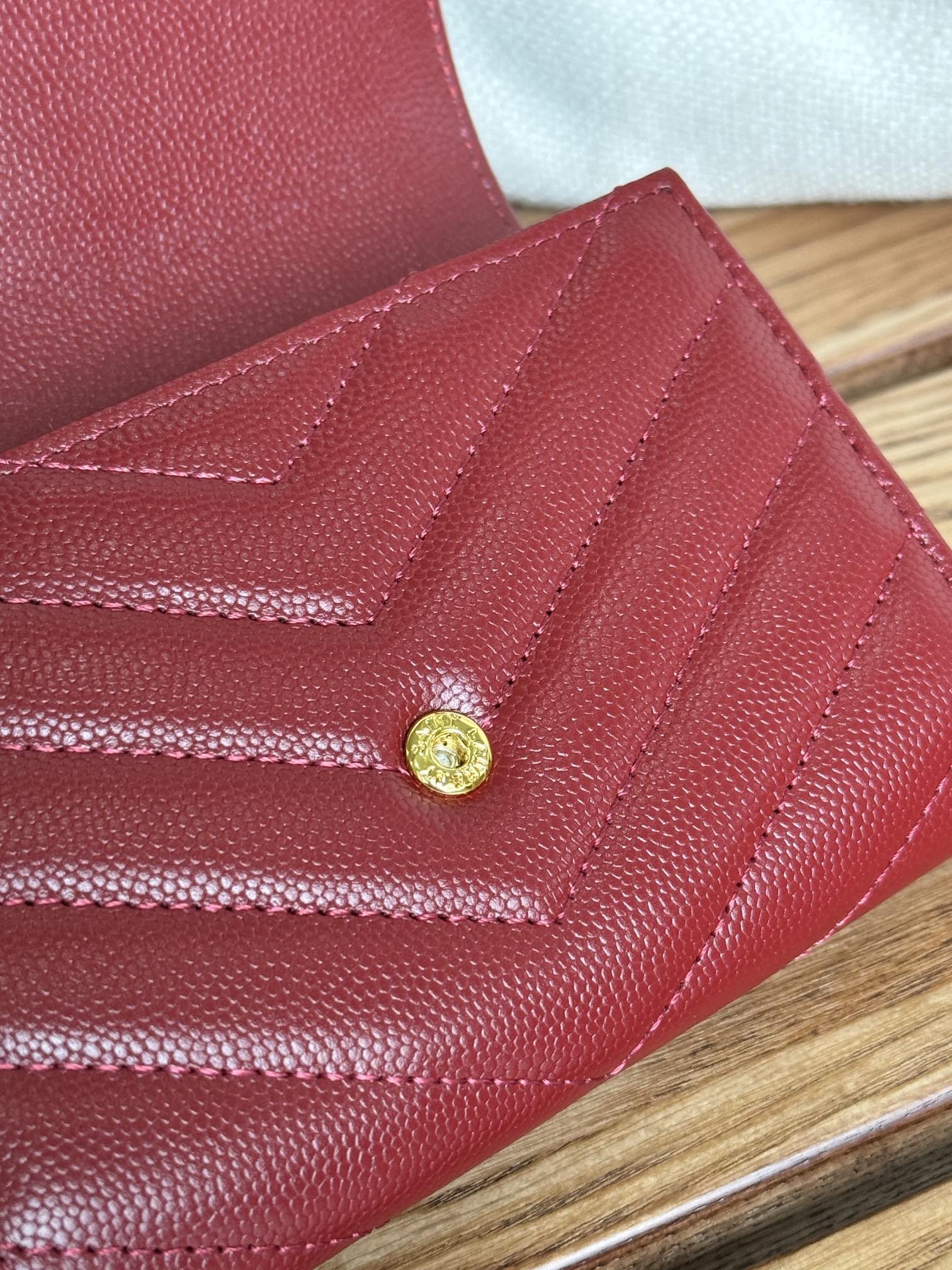 サンローラン財布 Yves Saint Laurent 2024新作 二つ折りクリップウォレット 414404