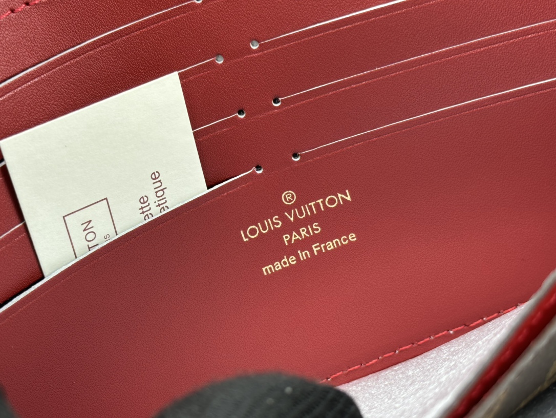ルイヴィトン財布 LOUIS VUITTON 2024新作 財布 M64586
