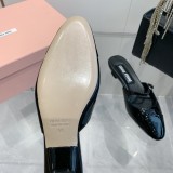 ミュウミュウ靴 Miu Miu 2024新作 春夏のポインテッドトゥキトゥンヒールトゥシューズとトゥサンダル