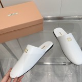 ミュウミュウ靴 Miu Miu 2024新作 24SS春夏のホットなキャットウォークスタイルのレトロスタイルのハーフトゥローファーとハーフパックスリッパ