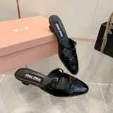 ミュウミュウ靴 Miu Miu 2024新作 春夏のポインテッドトゥキトゥンヒールトゥシューズとトゥサンダル