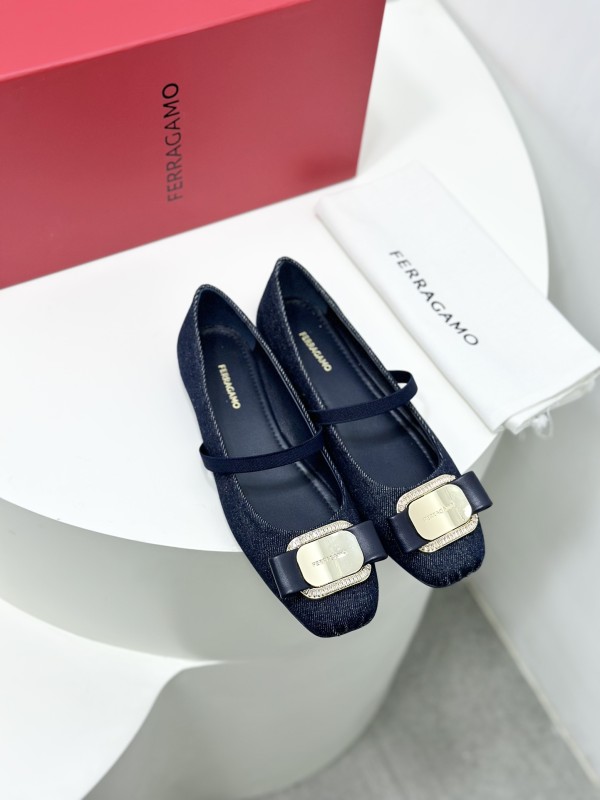 フェラガモ靴 Ferragamo 2024新作 24ss 早春新作 ヴァラ ボウ バレエシューズ フラットシューズ