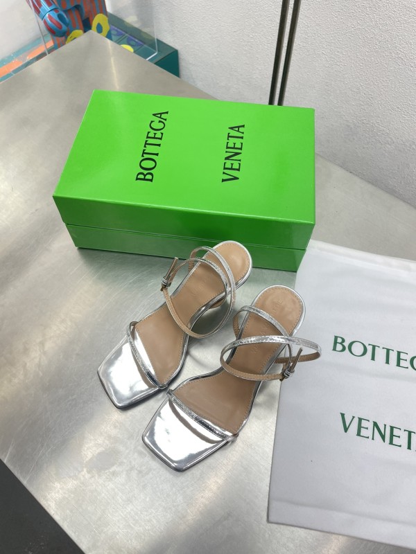 ボッテガヴェネタ靴 BOTTEGA VENETA 2024新作 ノットシリーズメタルヒール、ロープヒール、ダブルストラップサンダル、スクエアトゥスリッパ